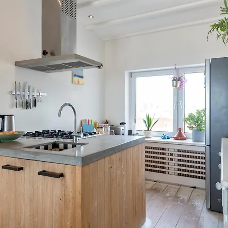 Beautiful Beachfront Apartment *